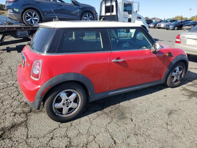 Photo 3 from auction – 2011 MINI COOPER with VIN WMWSU3C50BT095082