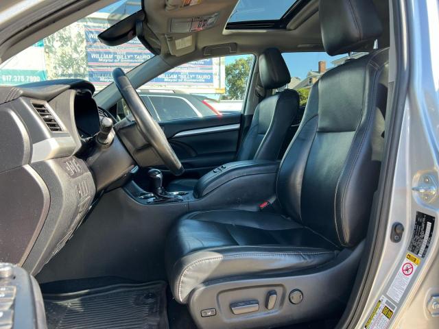 Photo 5 from auction – 2019 TOYOTA HIGHLANDER with VIN 5TDJZRFH3KS619686