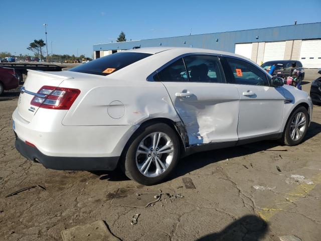 Photo 3 from auction – 2015 FORD TAURUS SEL with VIN 1FAHP2E83FG192108