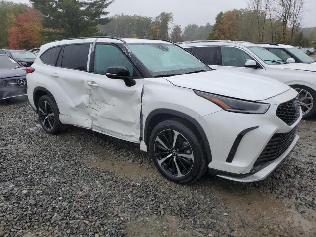 Photo 4 from auction – 2022 TOYOTA HIGHLANDER with VIN 5TDLZRAH9NS134196