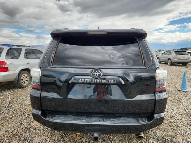 Photo 6 from auction – 2018 TOYOTA 4RUNNER SR with VIN JTEBU5JR0J5571236