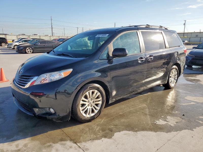 TOYOTA SIENNA XLE 2015 with VIN 5TDYK3DC4FS629981 - Photo from auction