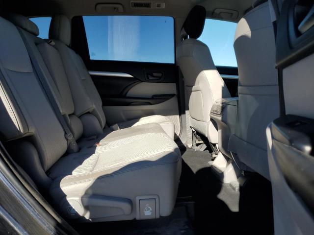 Photo 11 from auction – 2018 TOYOTA HIGHLANDER with VIN 5TDZZRFH6JS250405