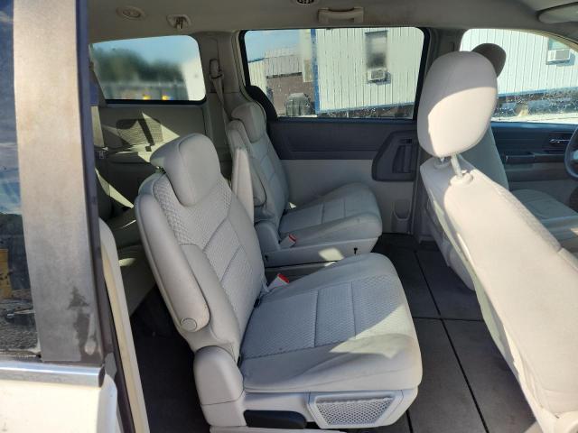 Photo 11 from auction – 2010 CHRYSLER TOWN & COU with VIN 2A4RR4DE3AR151801