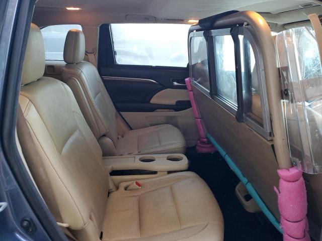 Photo 11 from auction – 2018 TOYOTA HIGHLANDER with VIN 5TDYZRFH7JS246133