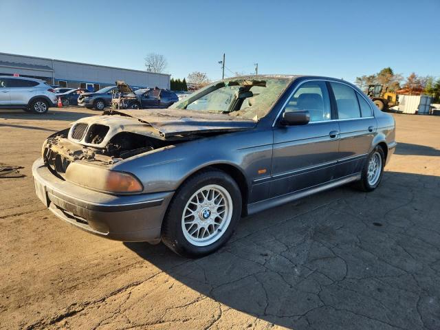 BMW 528 I AUTO 2000 مع رقم تعريف المركبة WBADM6345YGU15211 - صورة من المزاد
