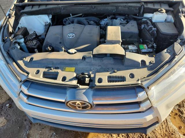 Photo 11 from auction – 2019 TOYOTA HIGHLANDER with VIN 5TDKZRFH0KS325618