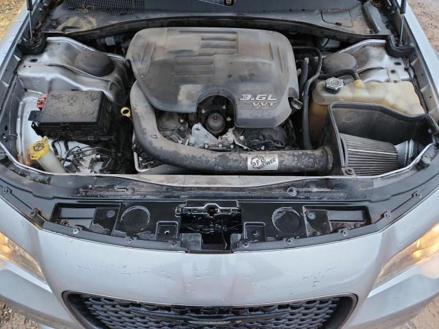 Photo 11 from auction – 2018 CHRYSLER 300 S with VIN 2C3CCABGXJH240534