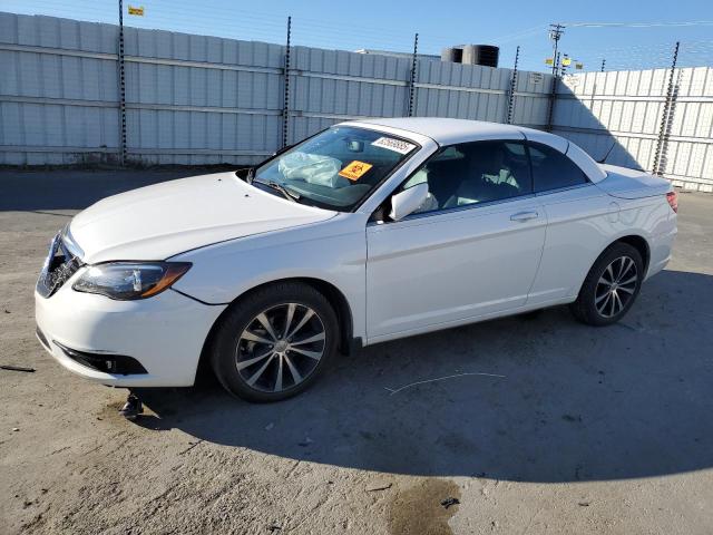 CHRYSLER 200 S 2014 with VIN 1C3BCBGG2EN135073 - Photo from auction