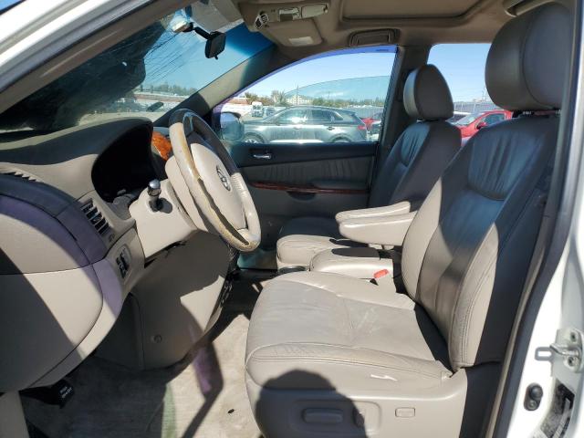 Photo 7 from auction – 2010 TOYOTA SIENNA XLE with VIN 5TDYK4CC2AS295580