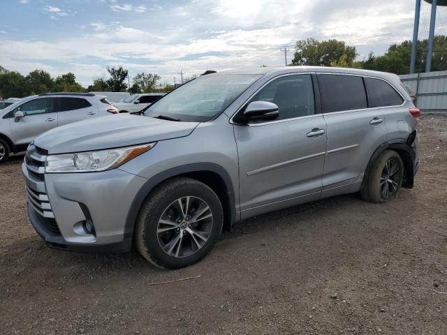 TOYOTA HIGHLANDER LE 2017 with VIN 5TDBZRFH3HS475246 - Photo from auction