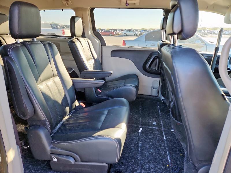 Photo 11 from auction – 2015 CHRYSLER TOWN & COU with VIN 2C4RC1CG7FR728152