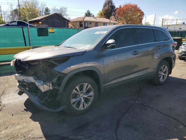 TOYOTA HIGHLANDER 2015 with VIN 5TDBKRFH5FS086318 - Photo from auction