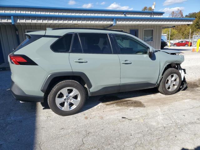 Photo 3 from auction – 2020 TOYOTA RAV4 XLE with VIN JTMP1RFV0LJ036143