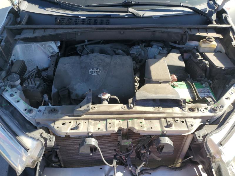 Photo 12 from auction – 2018 TOYOTA HIGHLANDER with VIN 5TDKZRFH6JS533548