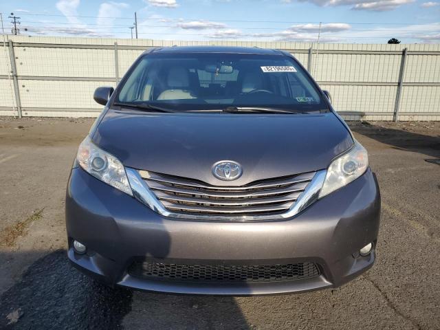 Photo 5 from auction – 2017 TOYOTA SIENNA XLE with VIN 5TDYZ3DC6HS855146