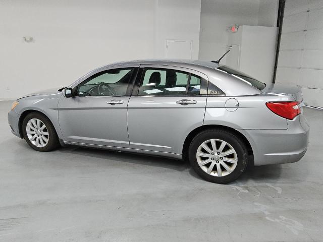 Photo 2 from auction – 2013 CHRYSLER 200 LIMITE with VIN 1C3CCBCG0DN736748