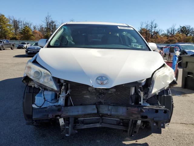 Photo 5 from auction – 2016 TOYOTA SIENNA XLE with VIN 5TDYK3DC7GS761733