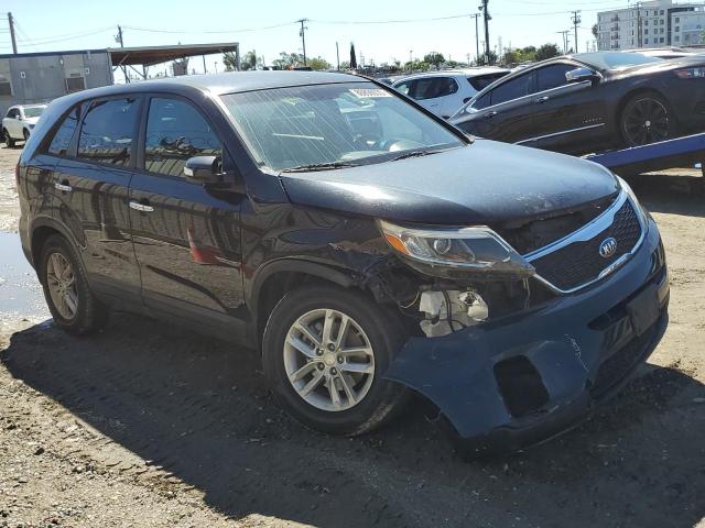 Photo 4 from auction – 2015 KIA SORENTO LX with VIN 5XYKT3A65FG597573