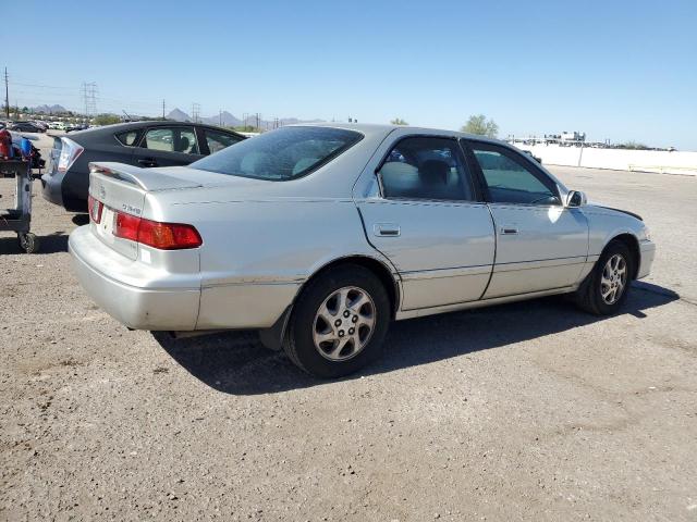 Photo 3 from auction – 2000 TOYOTA CAMRY LE with VIN 4T1BF28K0YU103721