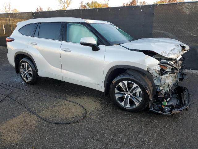 Photo 4 from auction – 2025 TOYOTA HIGHLANDER with VIN 5TDKBRCH1SS657589