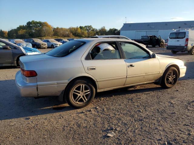 Photo 3 from auction – 2000 TOYOTA CAMRY CE with VIN 4T1BG22K6YU675267