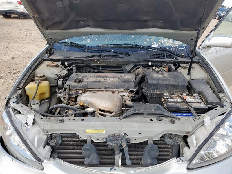 Photo 11 from auction – 2004 TOYOTA CAMRY LE with VIN JTDBE32K740271038