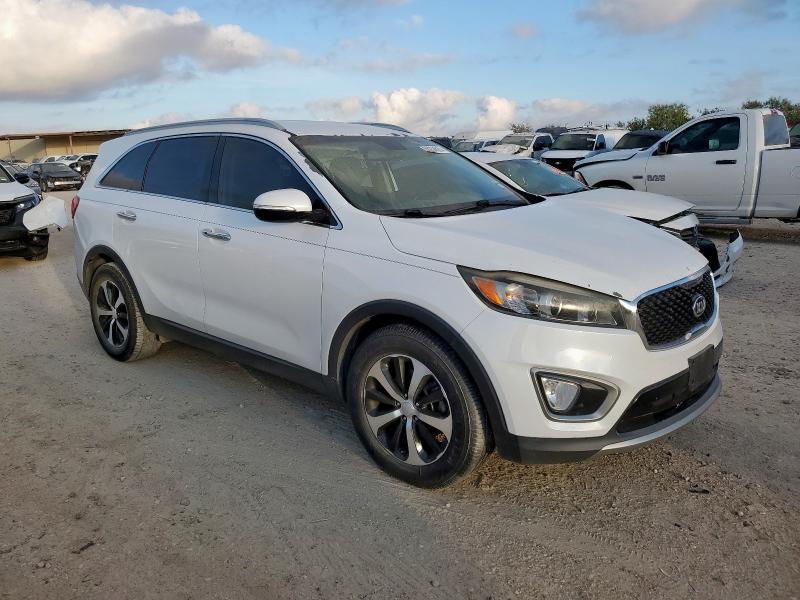 Photo 4 from auction – 2016 KIA SORENTO EX with VIN 5XYPH4A10GG038371