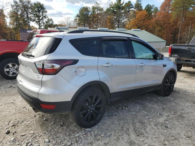 Photo 3 from auction – 2017 FORD ESCAPE SE with VIN 1FMCU9GD7HUA17537