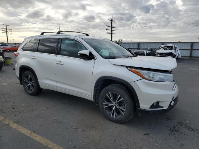 Photo 4 from auction – 2016 TOYOTA HIGHLANDER with VIN 5TDJKRFH3GS332103