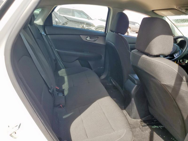 Photo 10 from auction – 2019 KIA FORTE FE with VIN 3KPF24AD2KE034352