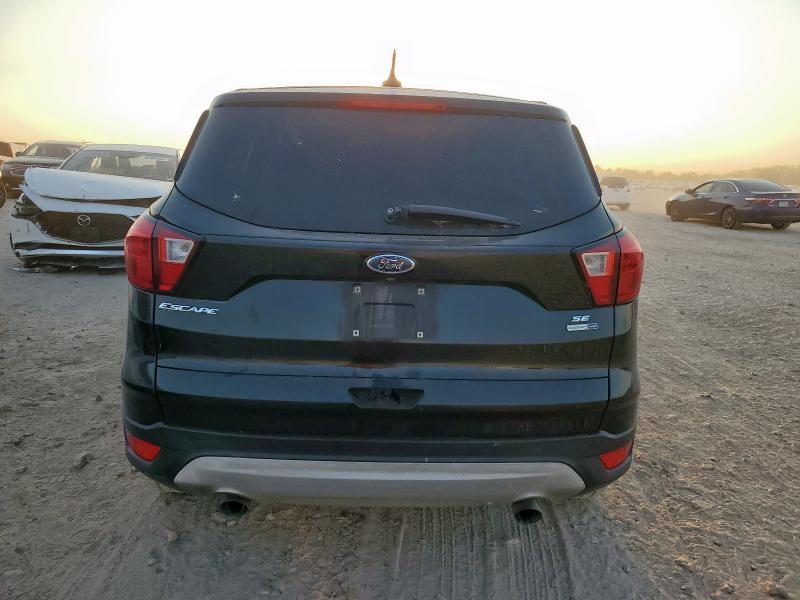 Photo 6 from auction – 2019 FORD ESCAPE SE with VIN 1FMCU9GD2KUC02568