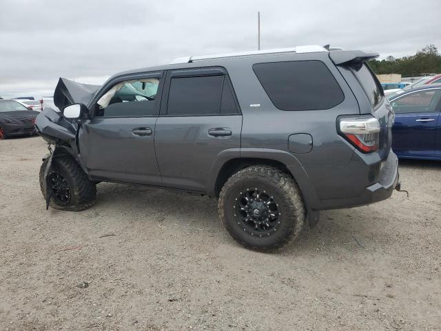 Photo 2 from auction – 2015 TOYOTA 4RUNNER SR with VIN JTEZU5JR1F5104476