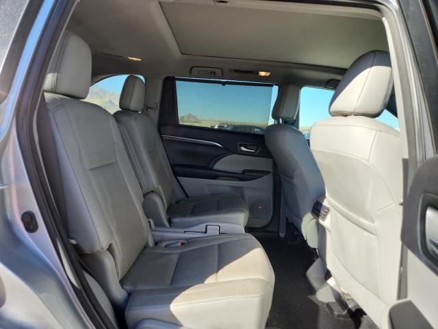 Photo 11 from auction – 2016 TOYOTA HIGHLANDER with VIN 5TDDCRFH7GS018268