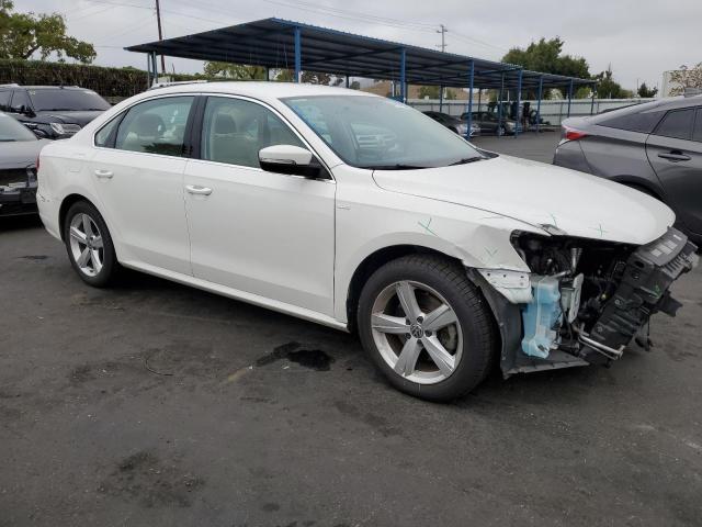 Photo 4 from auction – 2014 VOLKSWAGEN PASSAT S with VIN 1VWAT7A35EC037724