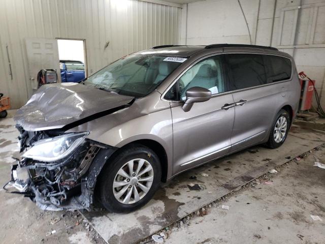 CHRYSLER PACIFICA T 2017 with VIN 2C4RC1BG6HR747196 - Photo from auction