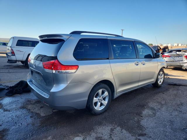 Photo 3 from auction – 2014 TOYOTA SIENNA LE with VIN 5TDKK3DC6ES447316