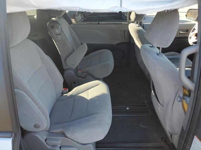 Photo 11 from auction – 2018 TOYOTA SIENNA LE with VIN 5TDKZ3DC5JS901187