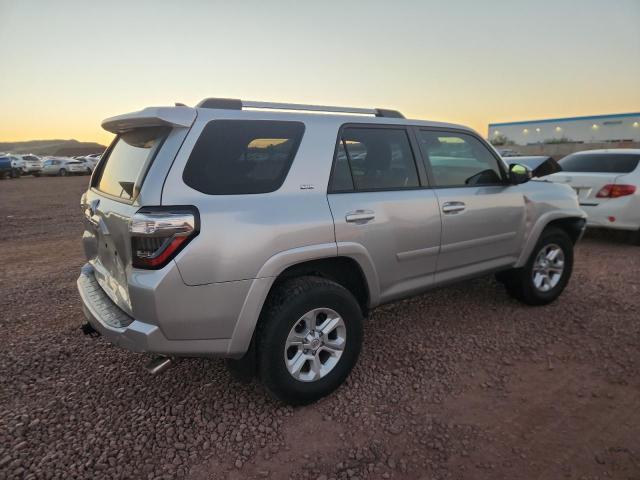 Photo 3 from auction – 2021 TOYOTA 4RUNNER SR with VIN JTEMU5JR2M5855688