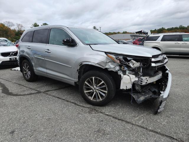 Foto 4 de la subasta – 2018 TOYOTA HIGHLANDER con VIN 5TDJZRFH0JS914775