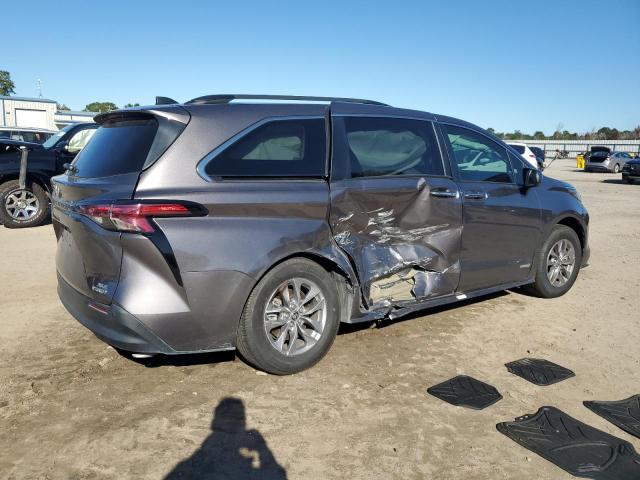 Photo 3 from auction – 2021 TOYOTA SIENNA XLE with VIN 5TDYRKEC6MS009456