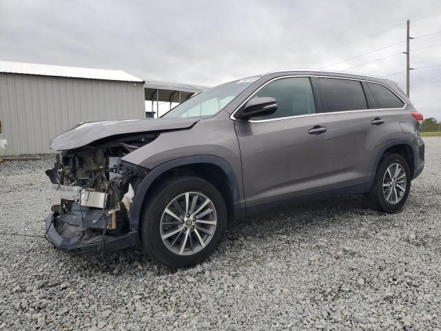 TOYOTA HIGHLANDER 2019 with VIN 5TDKZRFH8KS557514 - Photo from auction