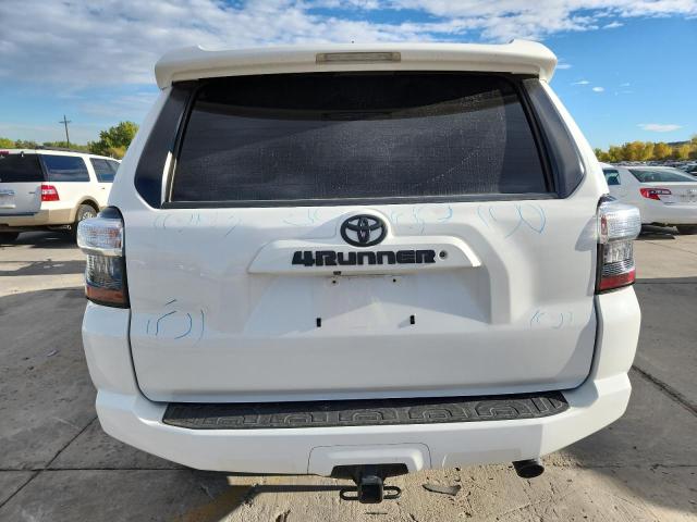 Photo 6 from auction – 2018 TOYOTA 4RUNNER SR with VIN JTEBU5JR9J5548439
