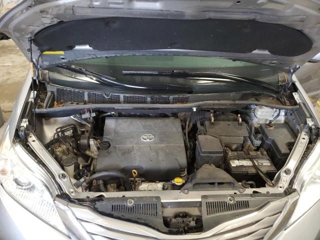 Photo 12 from auction – 2011 TOYOTA SIENNA XLE with VIN 5TDYK3DC9BS101542