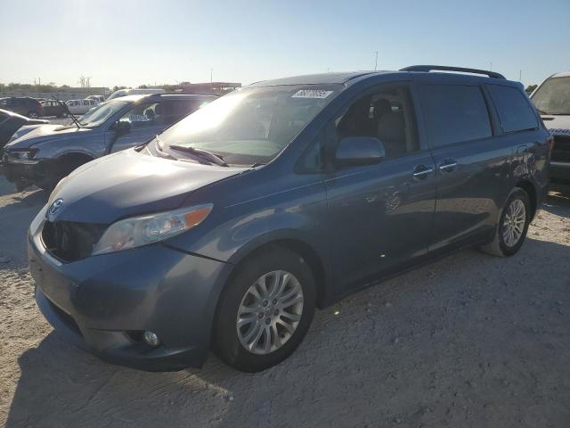 TOYOTA SIENNA XLE 2015 with VIN 5TDYK3DC2FS530978 - Photo from auction