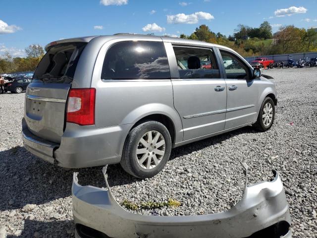 Photo 3 from auction – 2016 CHRYSLER TOWN & COU with VIN 2C4RC1BG6GR303010