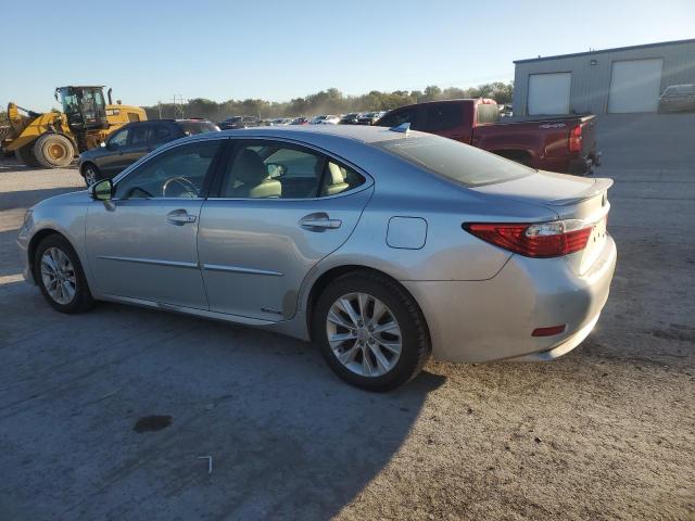 Photo 2 from auction – 2013 LEXUS ES 300H with VIN JTHBW1GG1D2013428