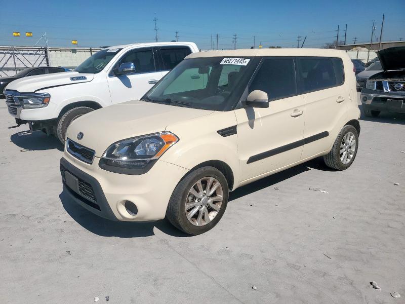 KIA SOUL + 2013 with VIN KNDJT2A6XD7561457 - Photo from auction