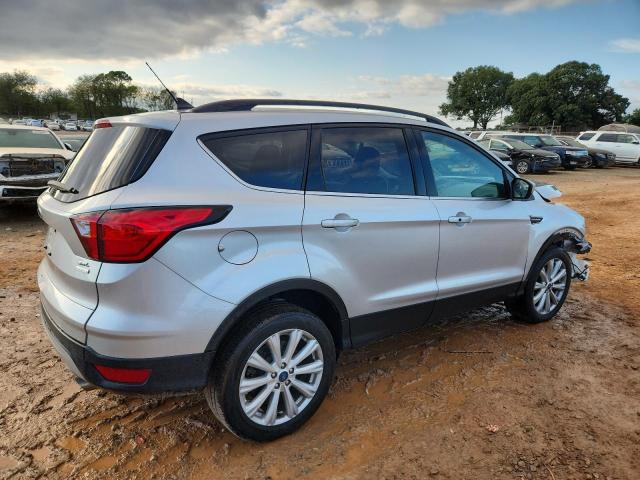 Photo 3 from auction – 2019 FORD ESCAPE SEL with VIN 1FMCU0HD4KUB45137
