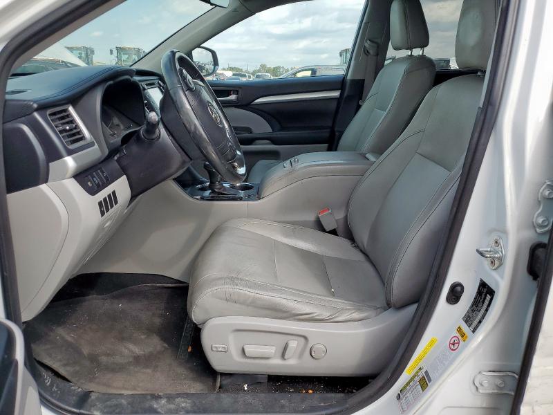 Photo 7 from auction – 2017 TOYOTA HIGHLANDER with VIN 5TDKZRFH1HS515503
